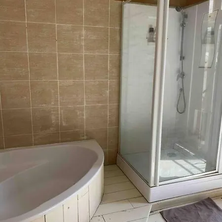 115m2, 3 Ch, Centre Cathedrale Appartement *